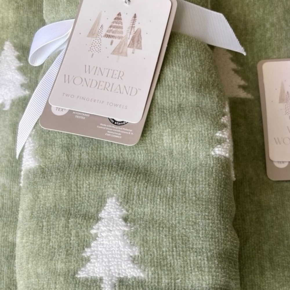 🌲Holiday Bath Towel Set 🌲 NWT! Perfect for the entire winter season ❄️ - Picture 15 of 15